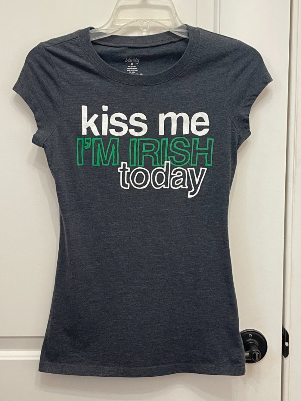 Kiss Me I'm Irish Today Tee Shirt Top Gray Vanity Medium